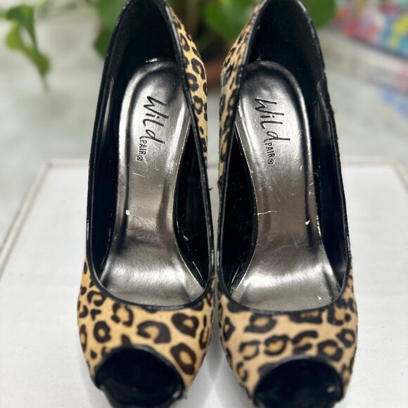🐆 Wild Pair Leopard Print Peep Toe Heels 🐆 - Picture 3 of 8